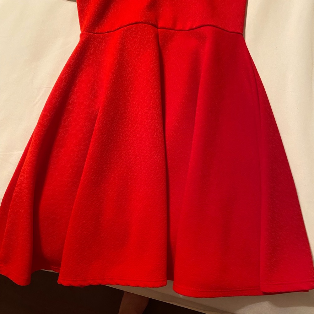 Red Dress - Picture 5 of 6